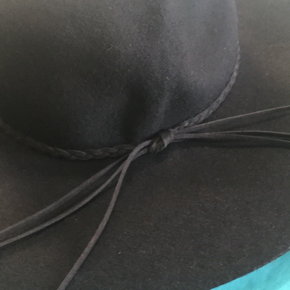 Hat - Picture 5 of 9